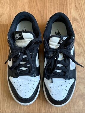 Nike Women’s Dunk Low Sneakers